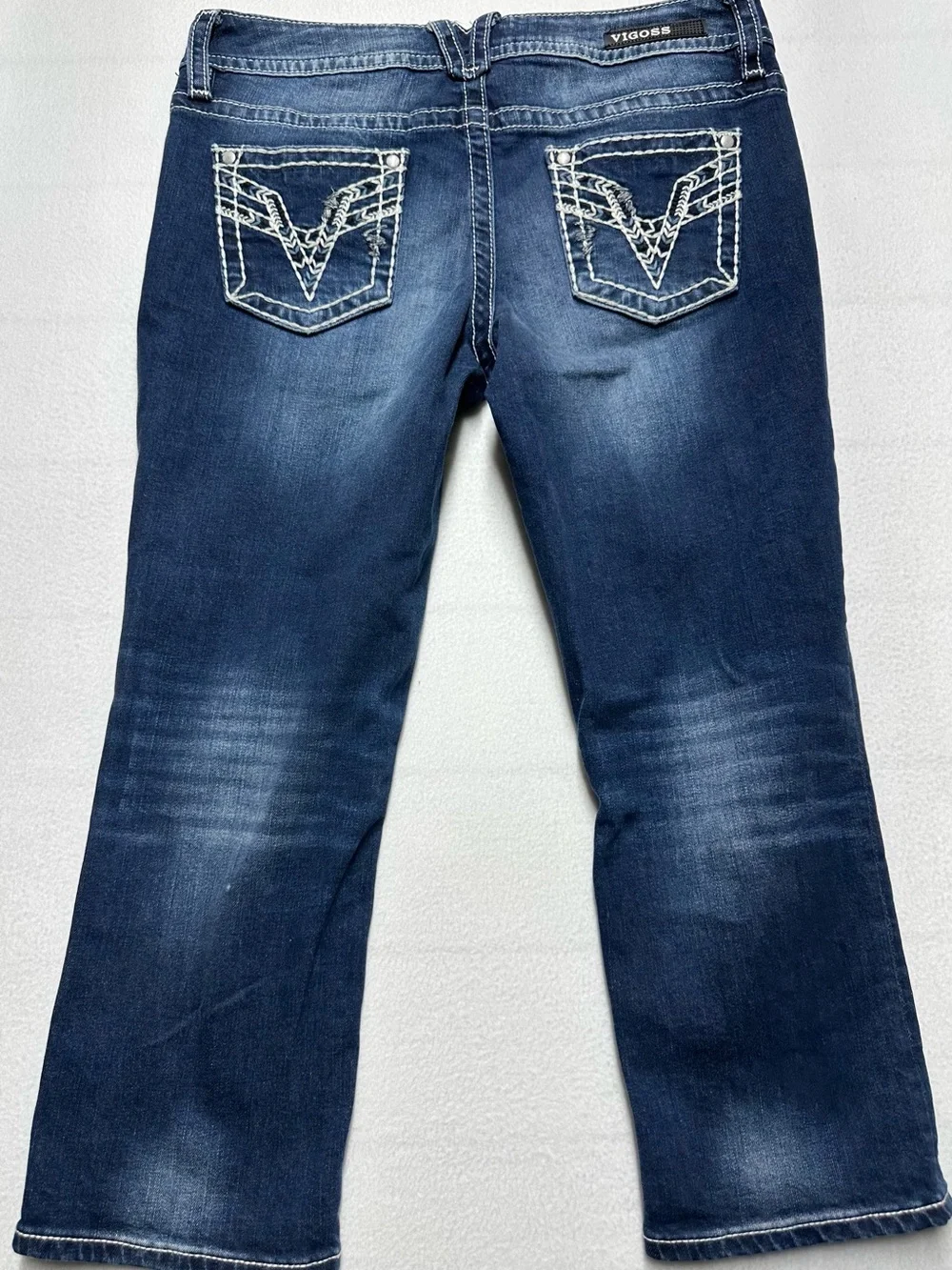Vigoss The Chelsea Capri Jeans Women’s 11/12 Distressed Embellished Dark Wash